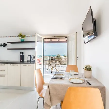 Artemide: Mansarda Vista Mare *